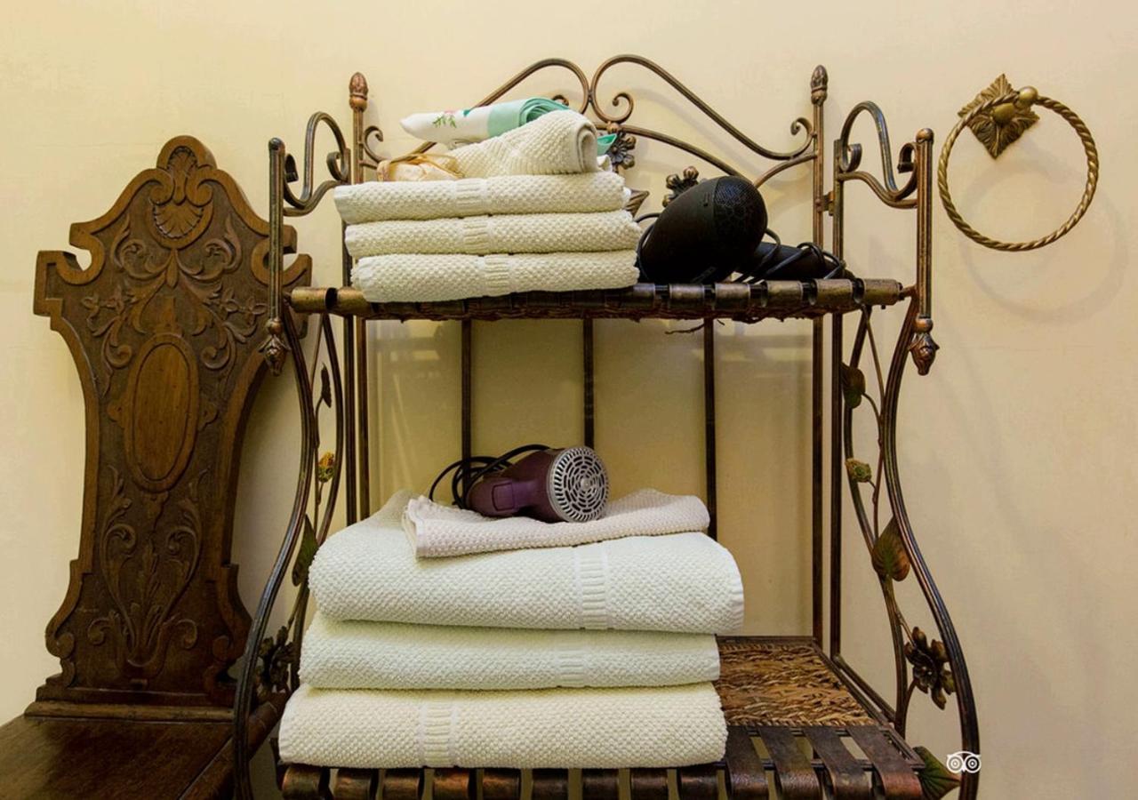 B&B Atmosfere Del Centro Storico Napoli Cameră foto