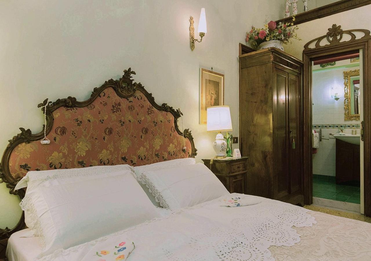 B&B Atmosfere Del Centro Storico Napoli Cameră foto